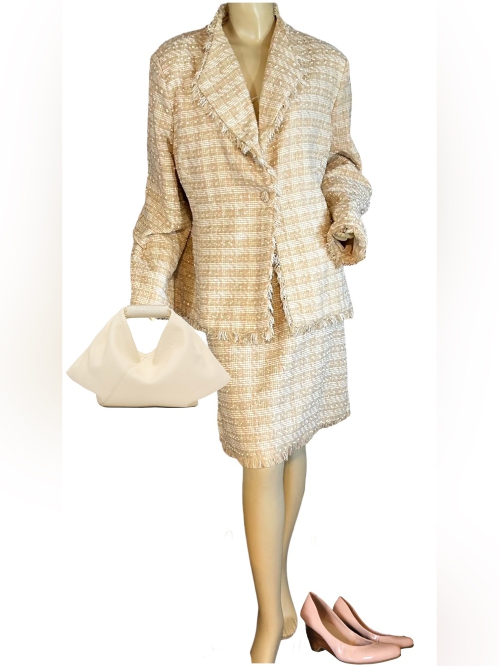 CARLUCCI PINK & CREAM TWEED SKIRT SUIT WITH FRINGE ACCENT (20)